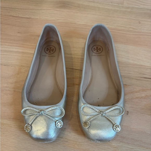 Tory Burch Shoes - Tory Burch Laila Driver ballet flats in gold-tone leather size 5